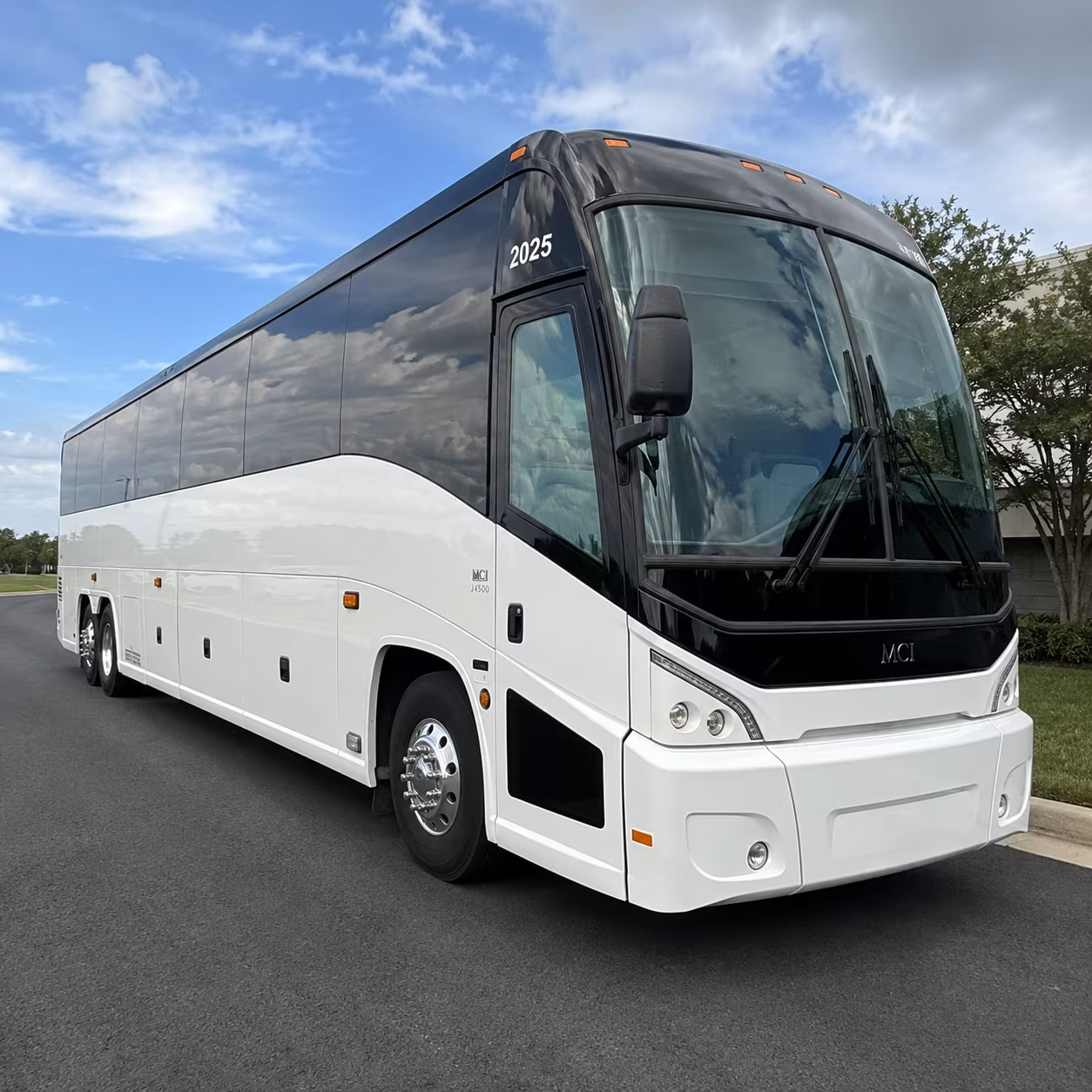 bradenton employee charter buses for small teams and large workforces
