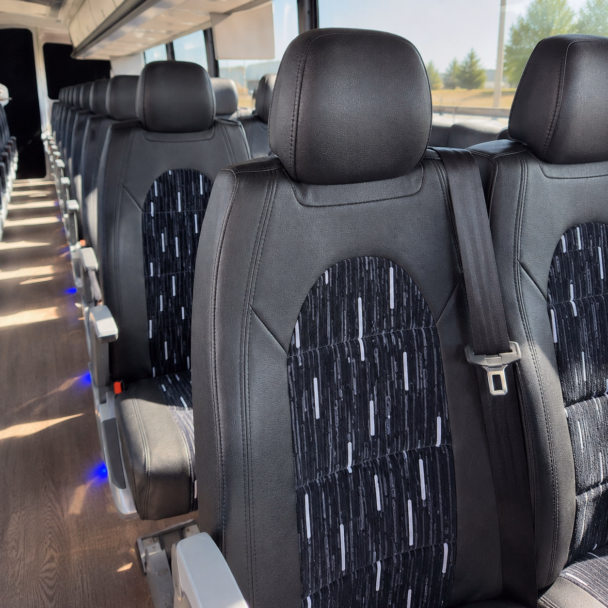 largo charter bus hero 2