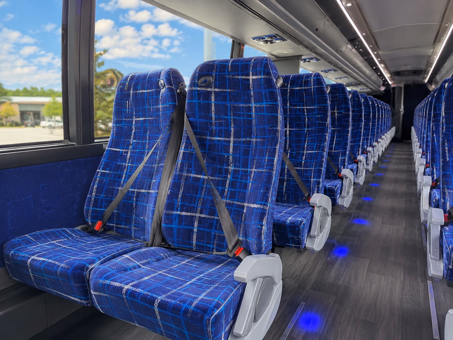 largo charter bus service for corporate events in largo