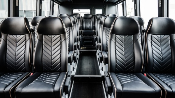 20 passenger minibus rental bradenton