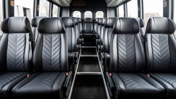 28 passenger minibus rental bradenton